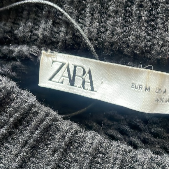 ZARA knit sweater with pearl detail. - Picture 4 of 4